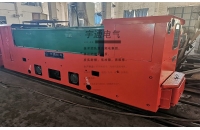 8噸湘潭雙駕駛室防爆蓄電池電機車運行測試